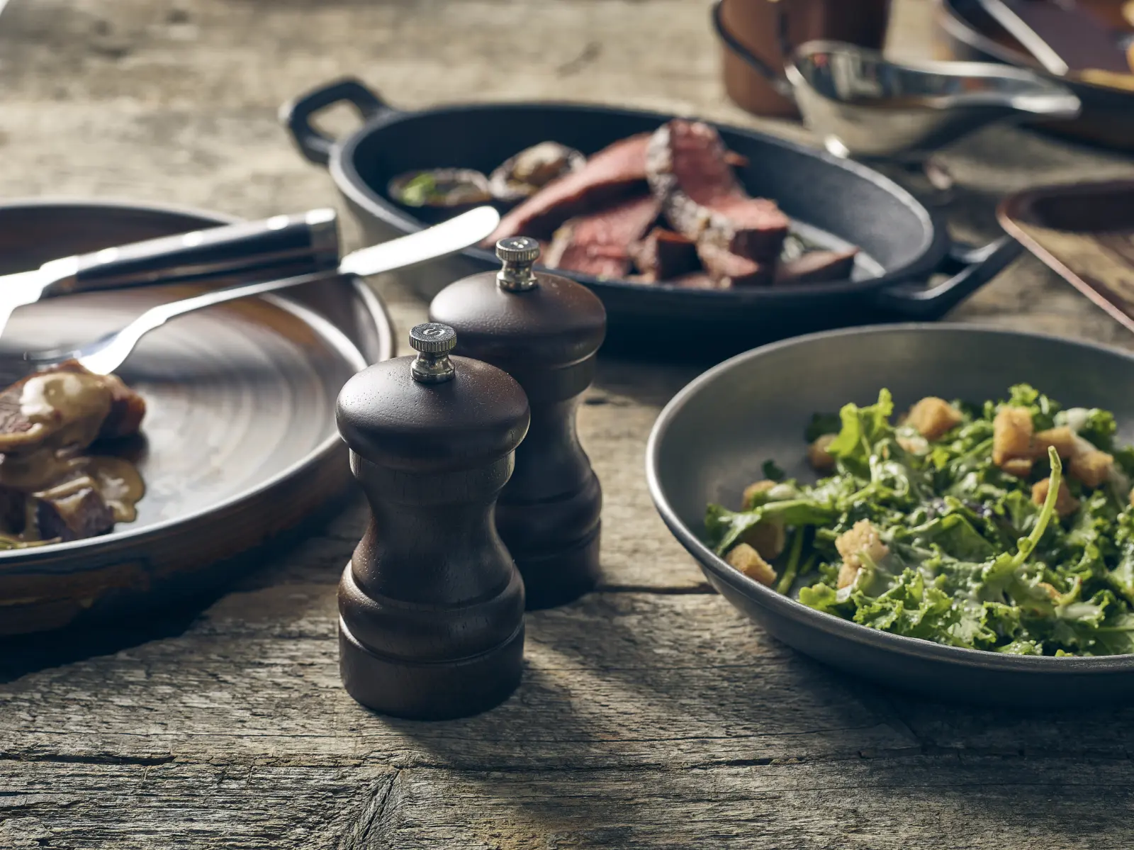 Genware Dark Wood Salt Or Pepper Grinder 10cm - Image 2