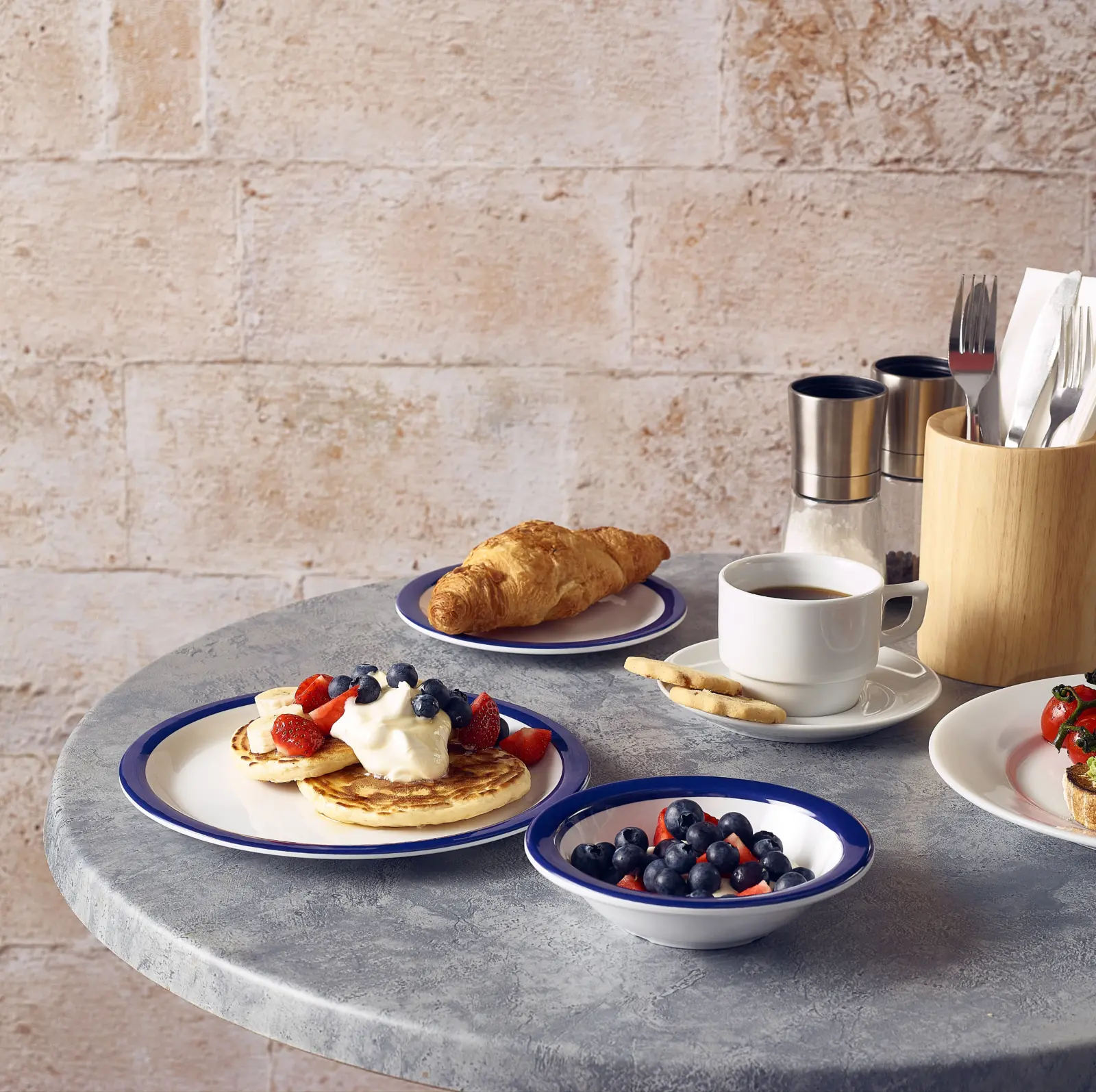 GenWare Melamine Blue Band Plate 22.5cm/ 9" - Image 3