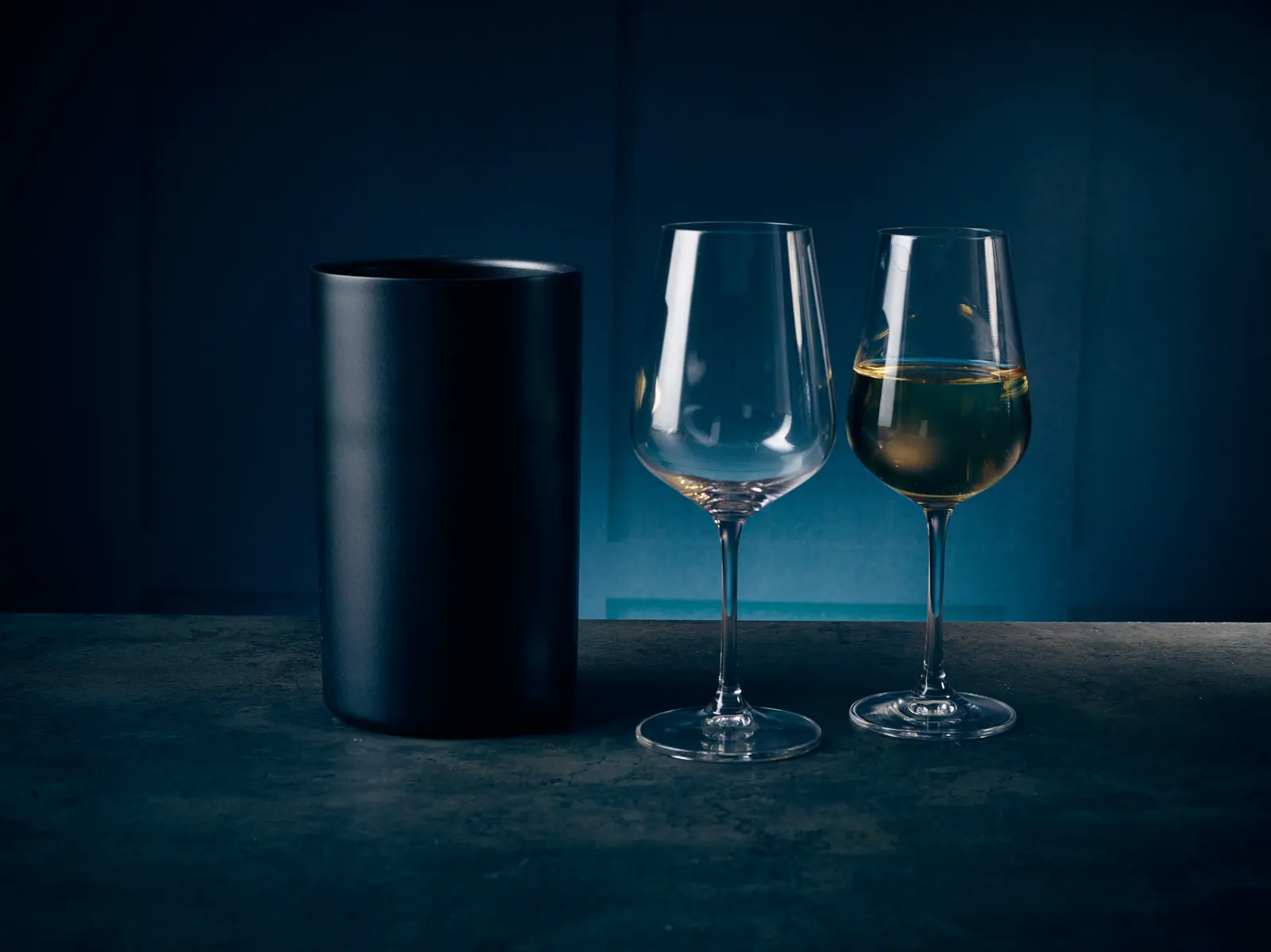GenWare Metallic Black Wine Cooler - Image 4
