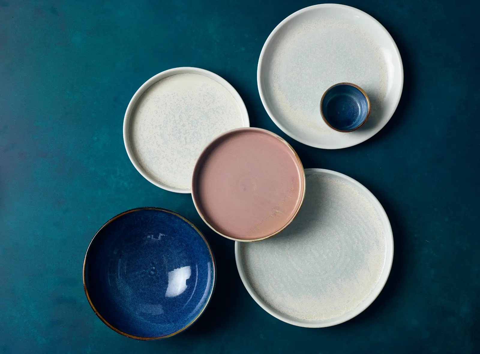Terra Porcelain Pearl Presentation Plate 20.5cm - Image 2