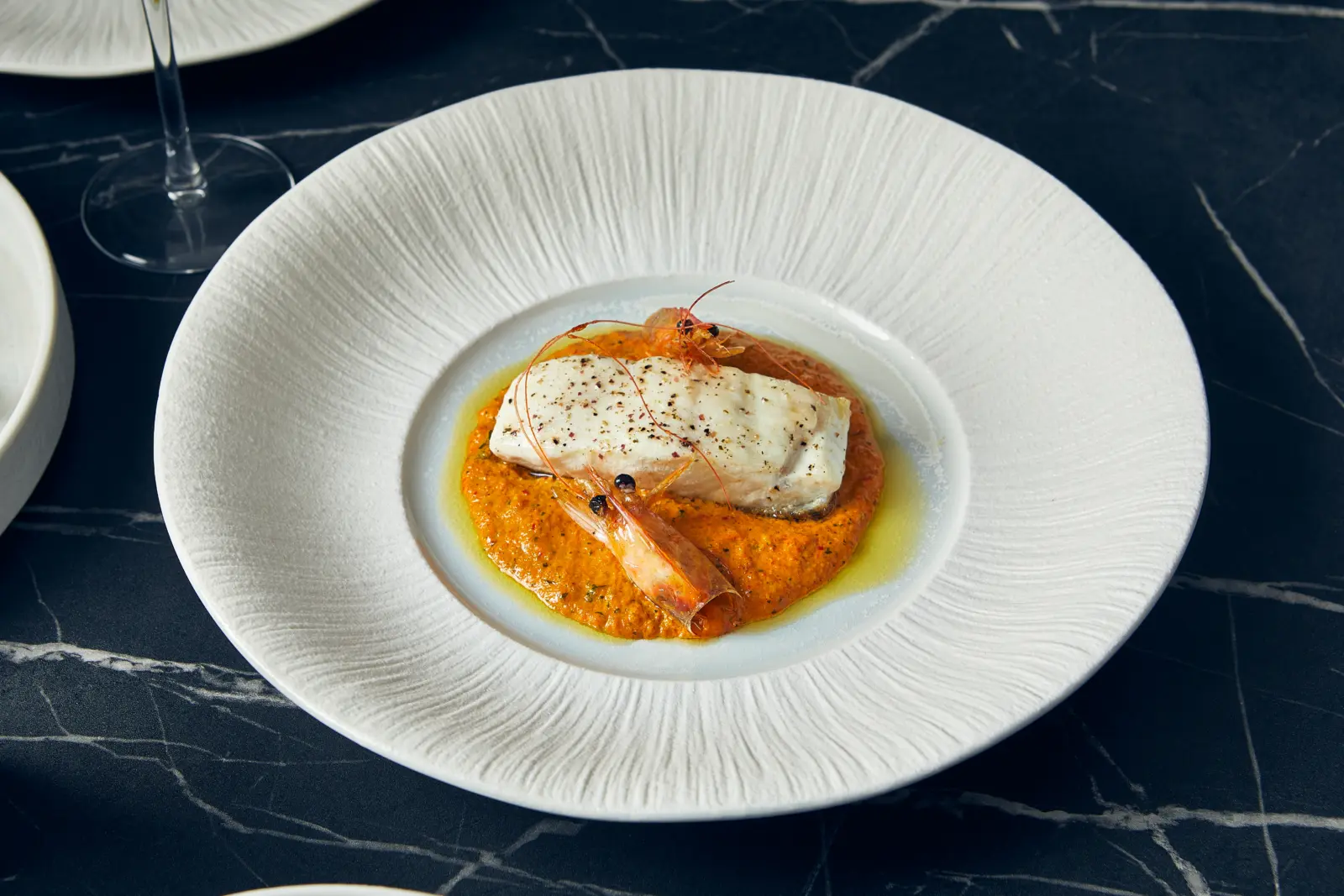 Incise Porcelain Lucine Deep Winged Plate 30cm - Image 3