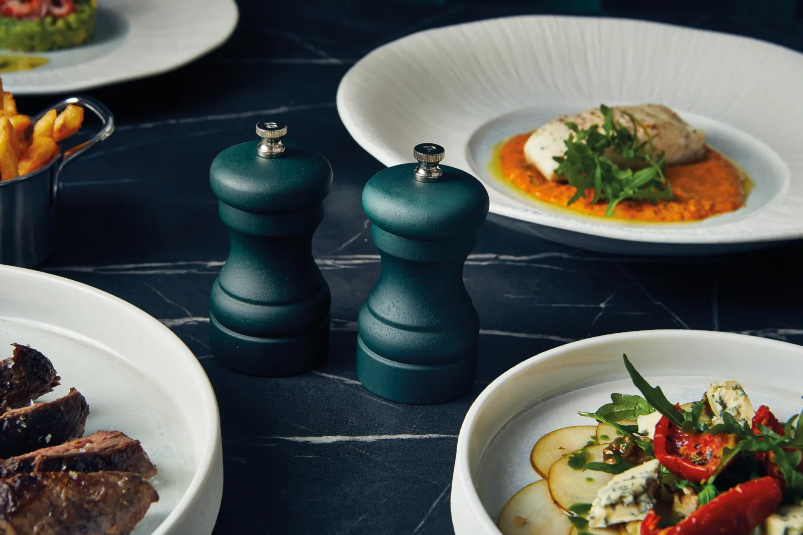 GenWare Dark Green Wood Salt/ Pepper Grinder 10cm - Image 2
