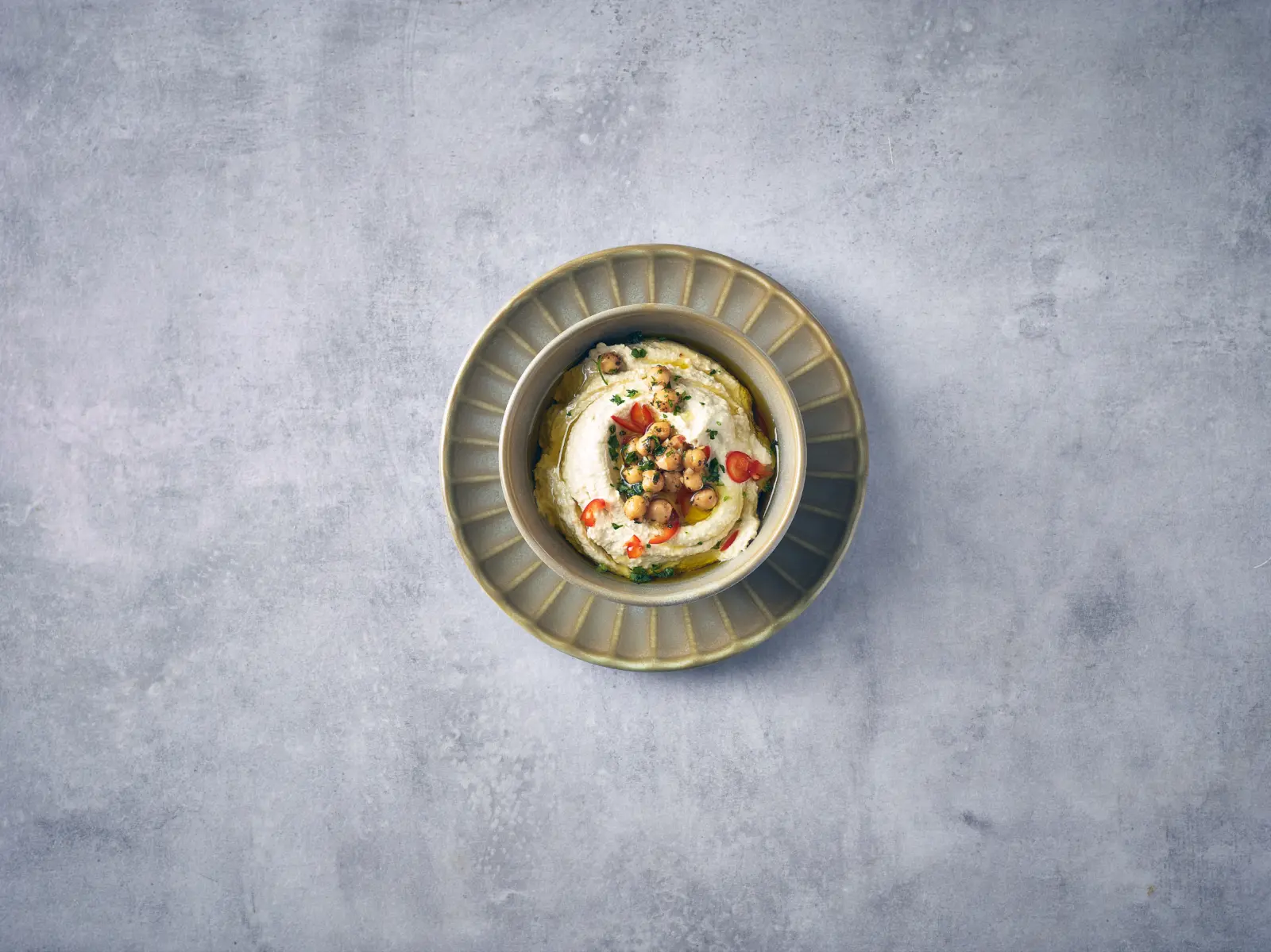 Terra Porcelain Matt Grey Scalloped Coupe Plate 20.3cm - Image 3