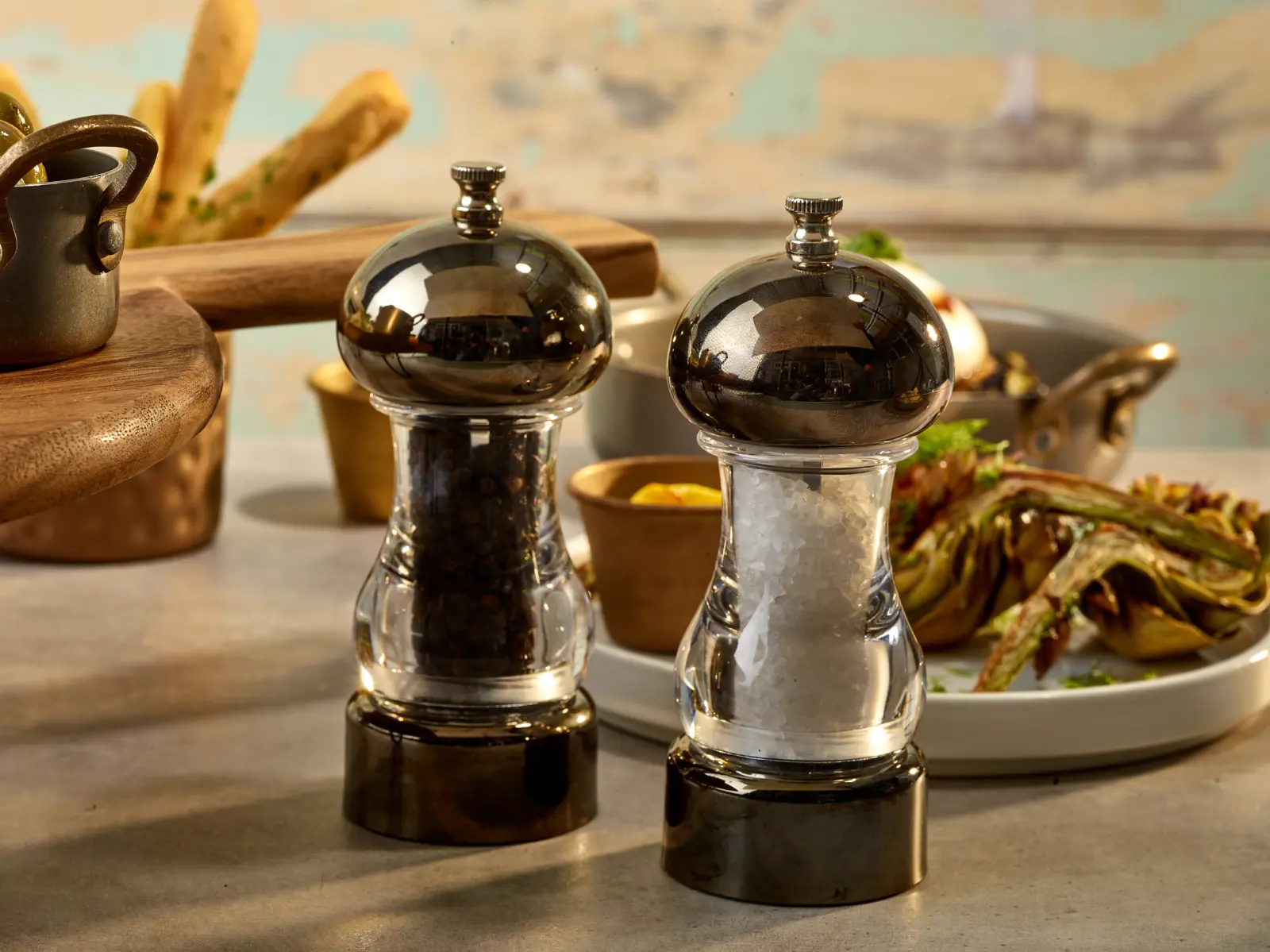 GenWare Gun Metal & Acrylic Salt/ Pepper Grinder 14cm - Image 2